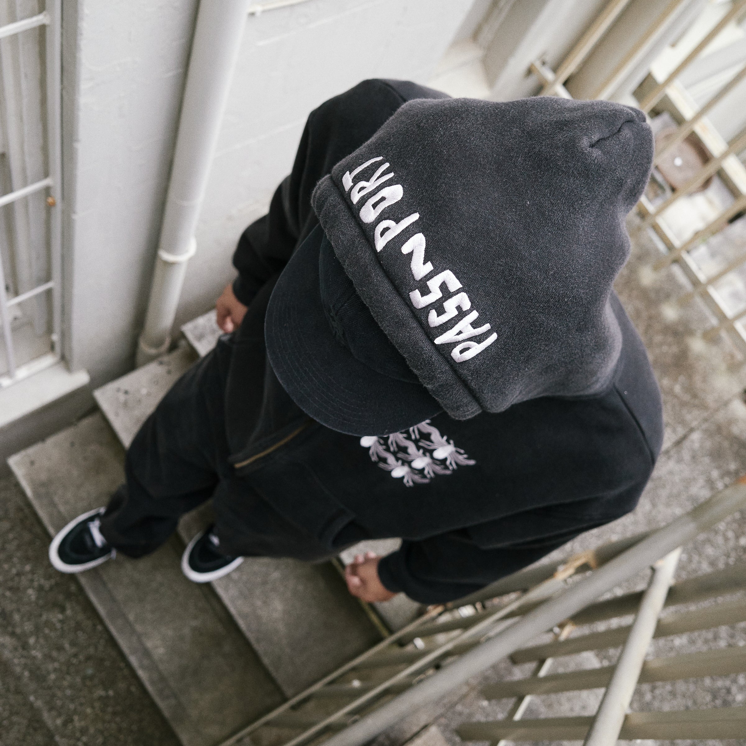 Pass~Port Scissorcraft Zip Hood - Black - Image 4