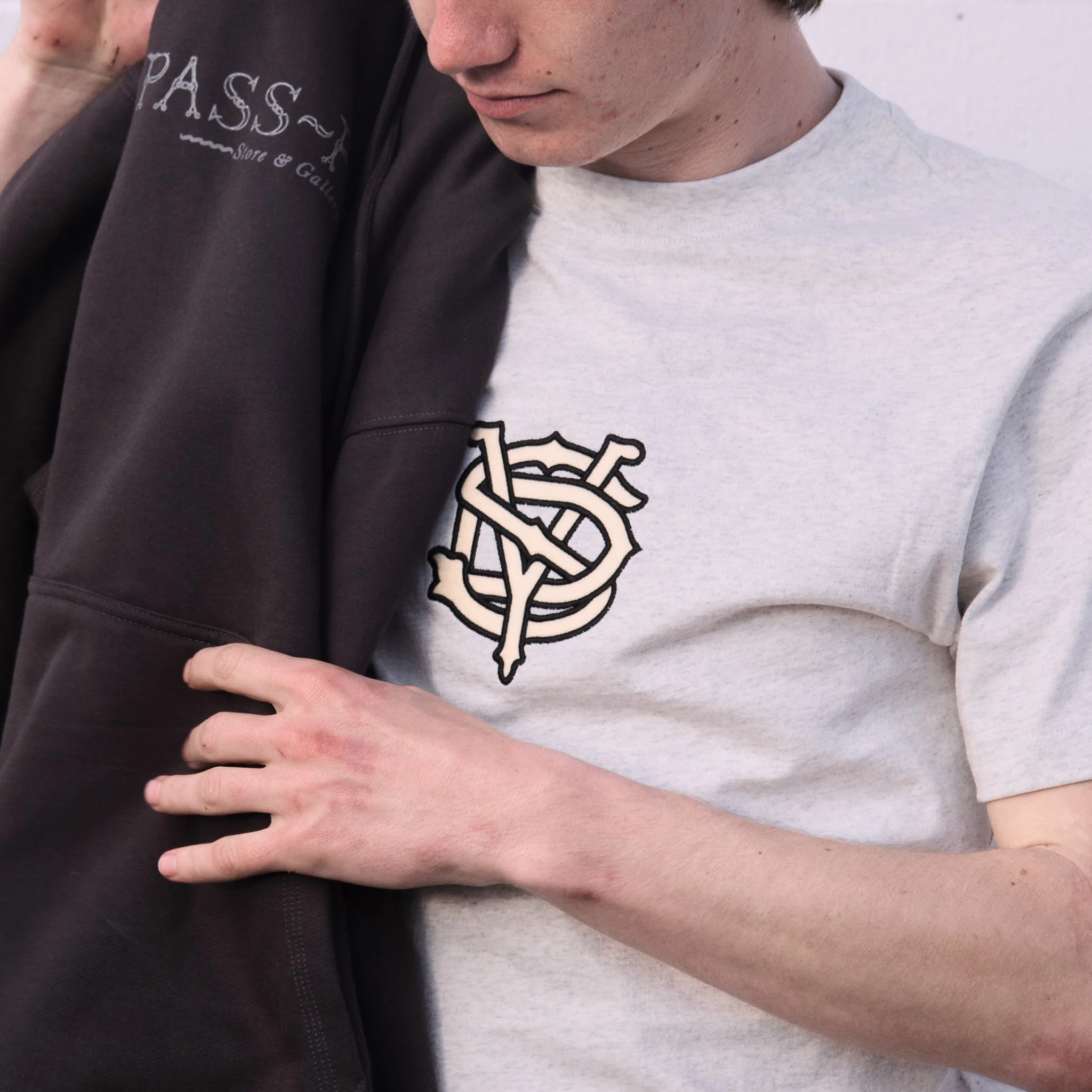 Pass~Port Store & Gallery Exclusive Syd Logo Tee - Ash - Image 3