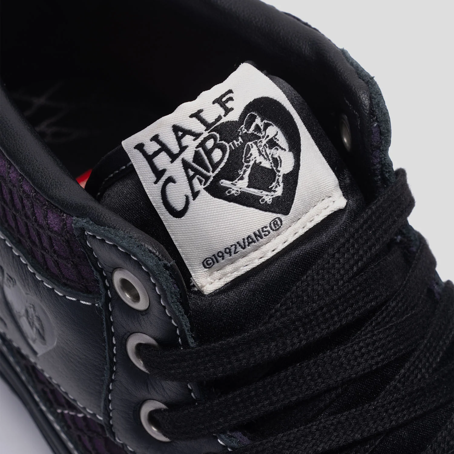 Vans & Pass~Port Skate Half Cab - Black/Night Shade - Image 5